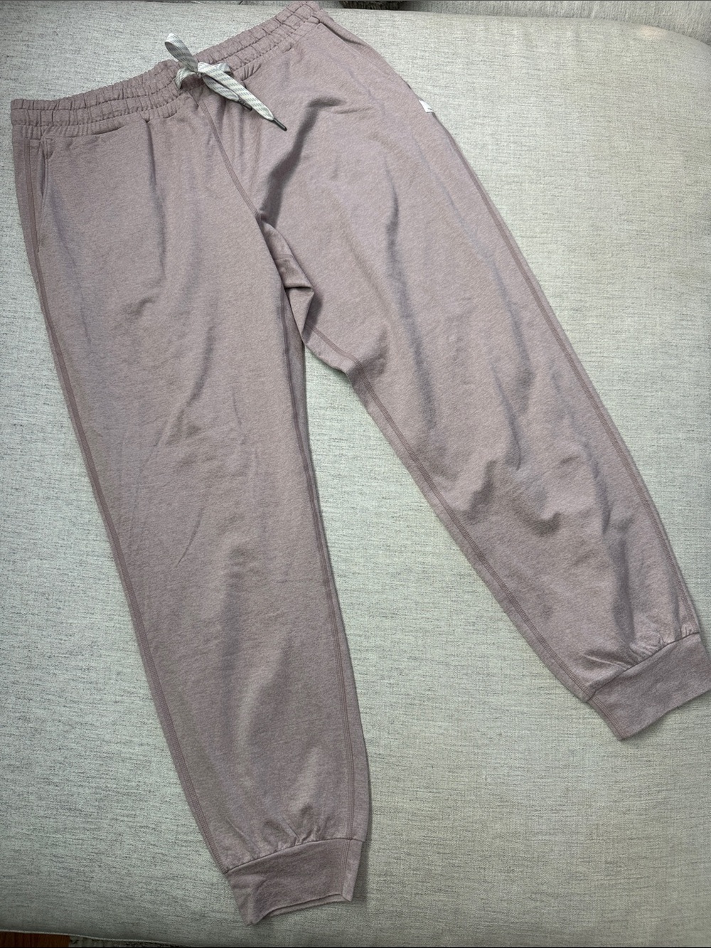 Vuori Women's Mauve Halo Track Joggers